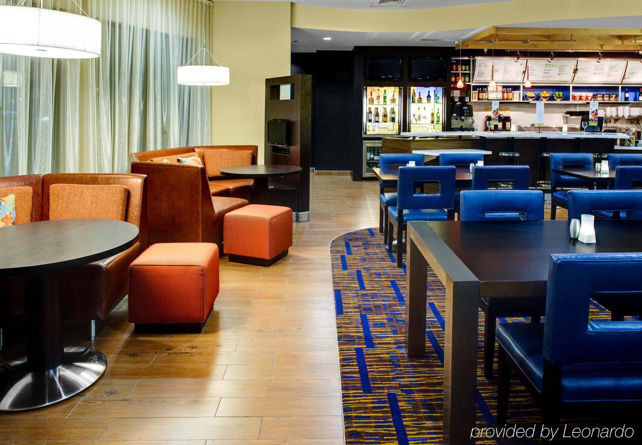Hotel Courtyard Highpoint Esterno foto