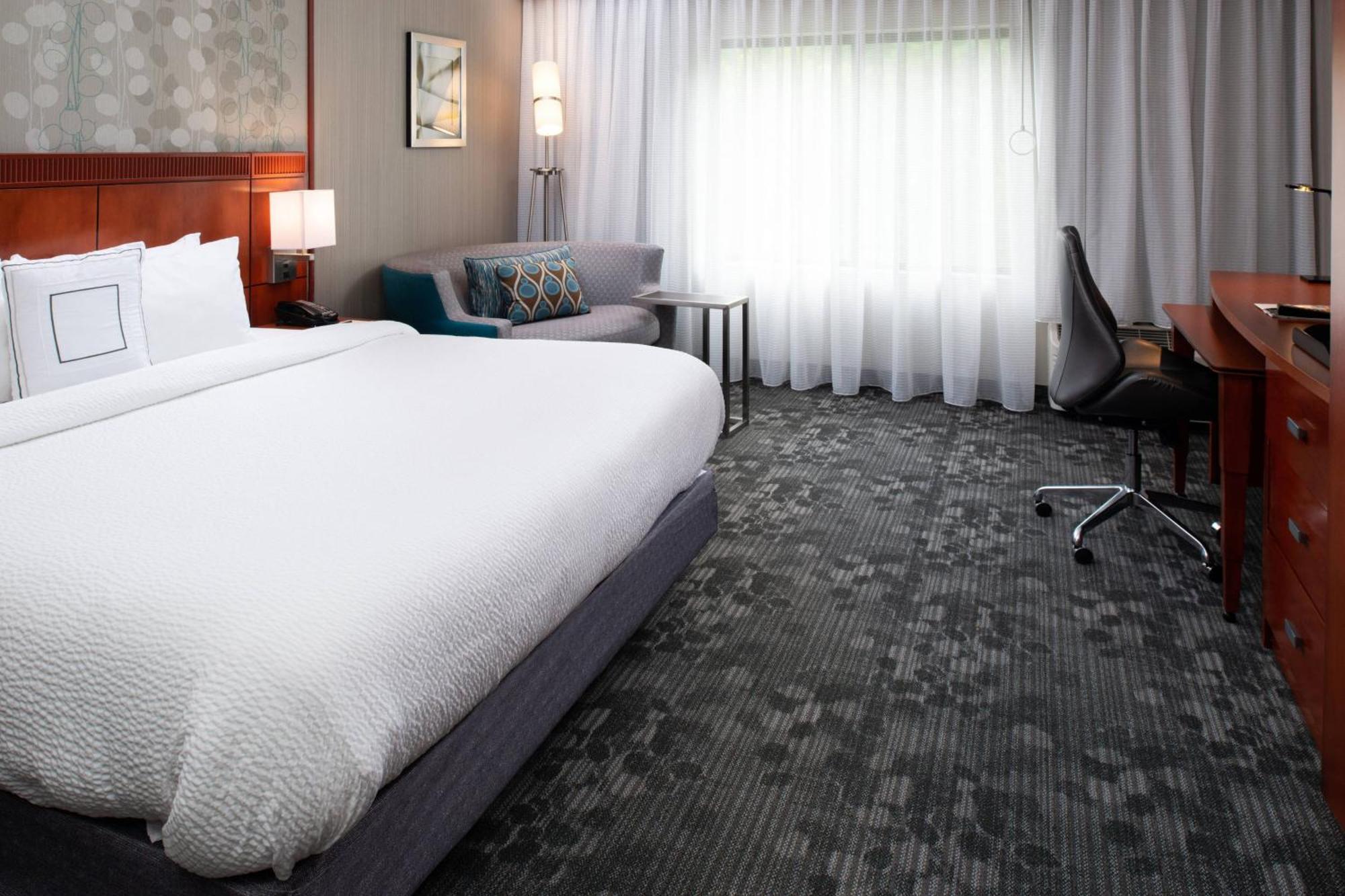 Hotel Courtyard Highpoint Esterno foto