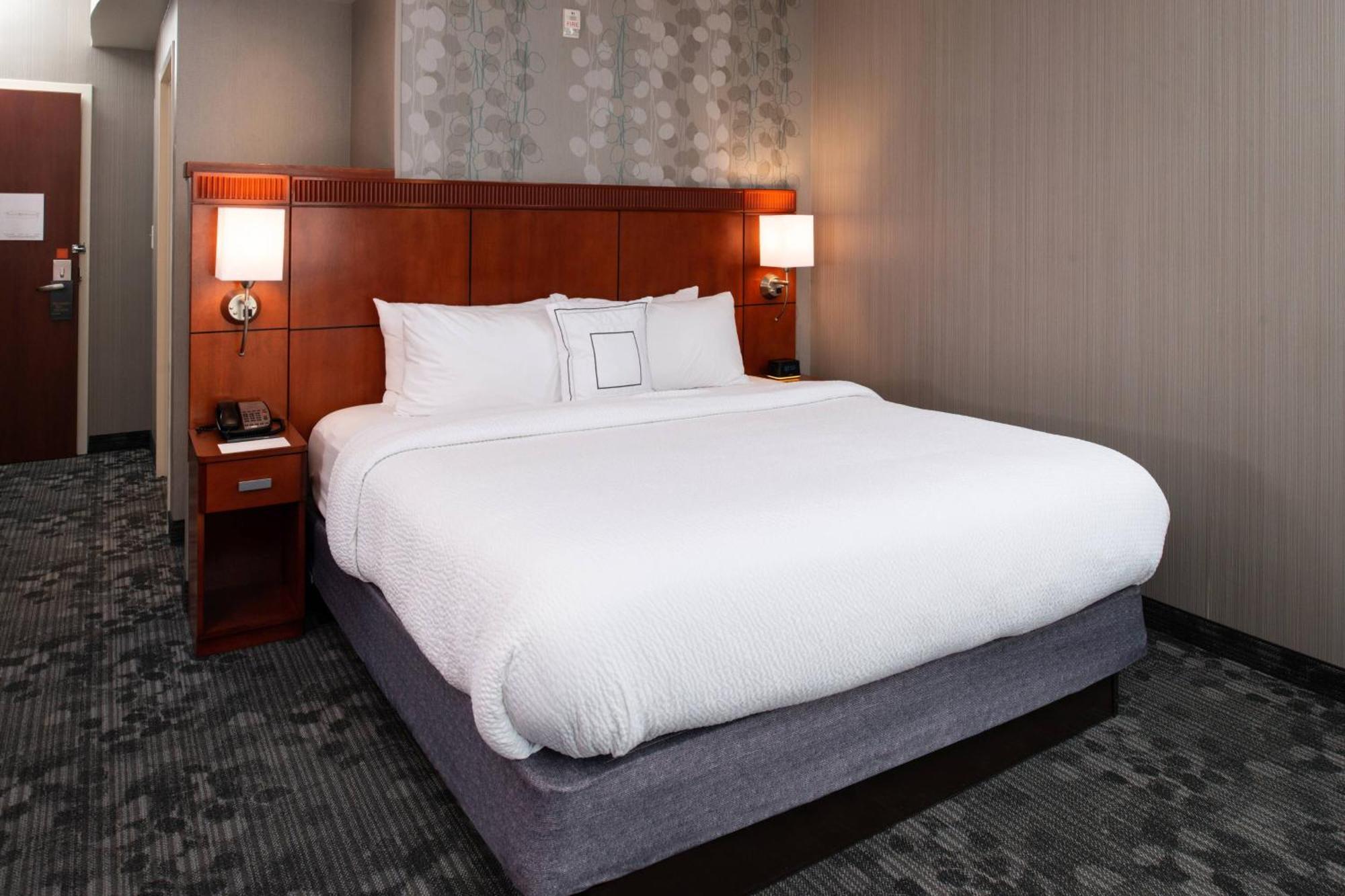 Hotel Courtyard Highpoint Esterno foto