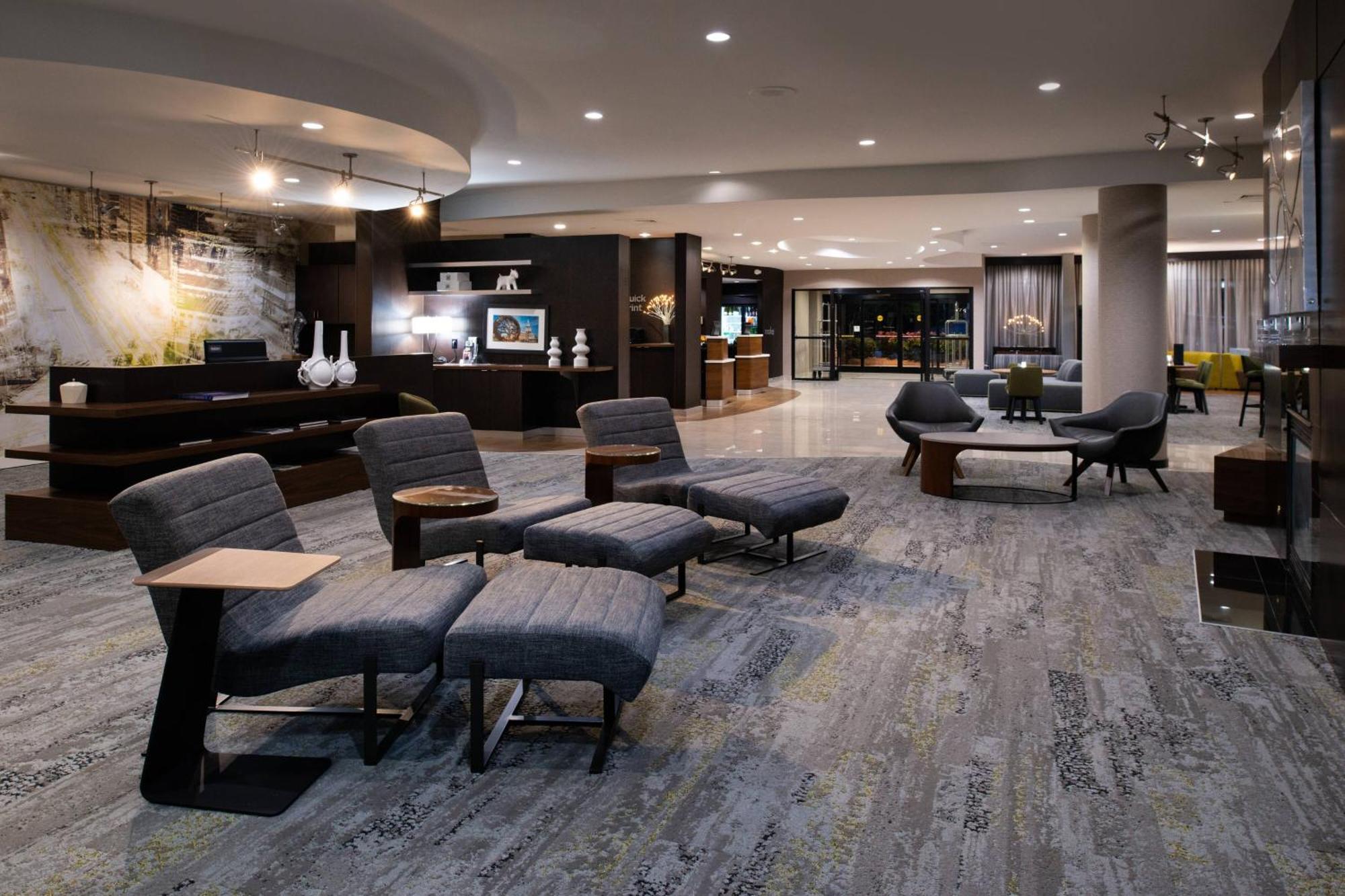 Hotel Courtyard Highpoint Esterno foto