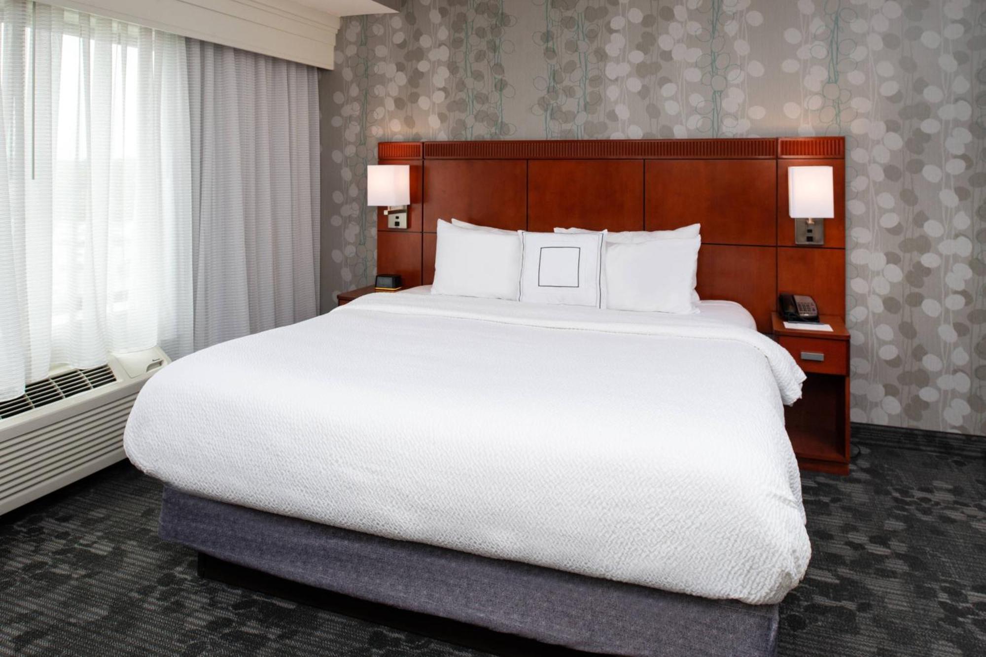 Hotel Courtyard Highpoint Esterno foto