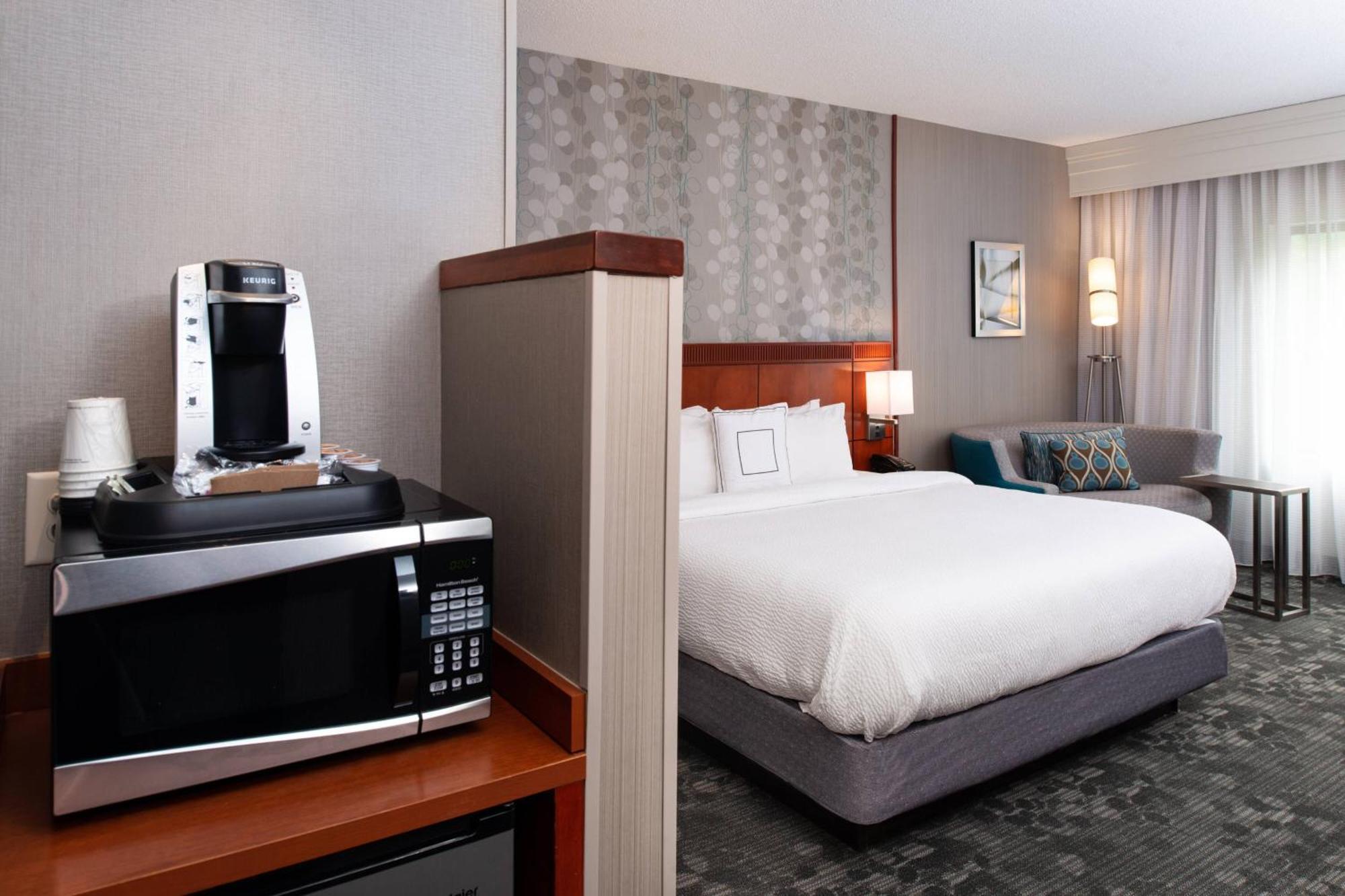 Hotel Courtyard Highpoint Esterno foto